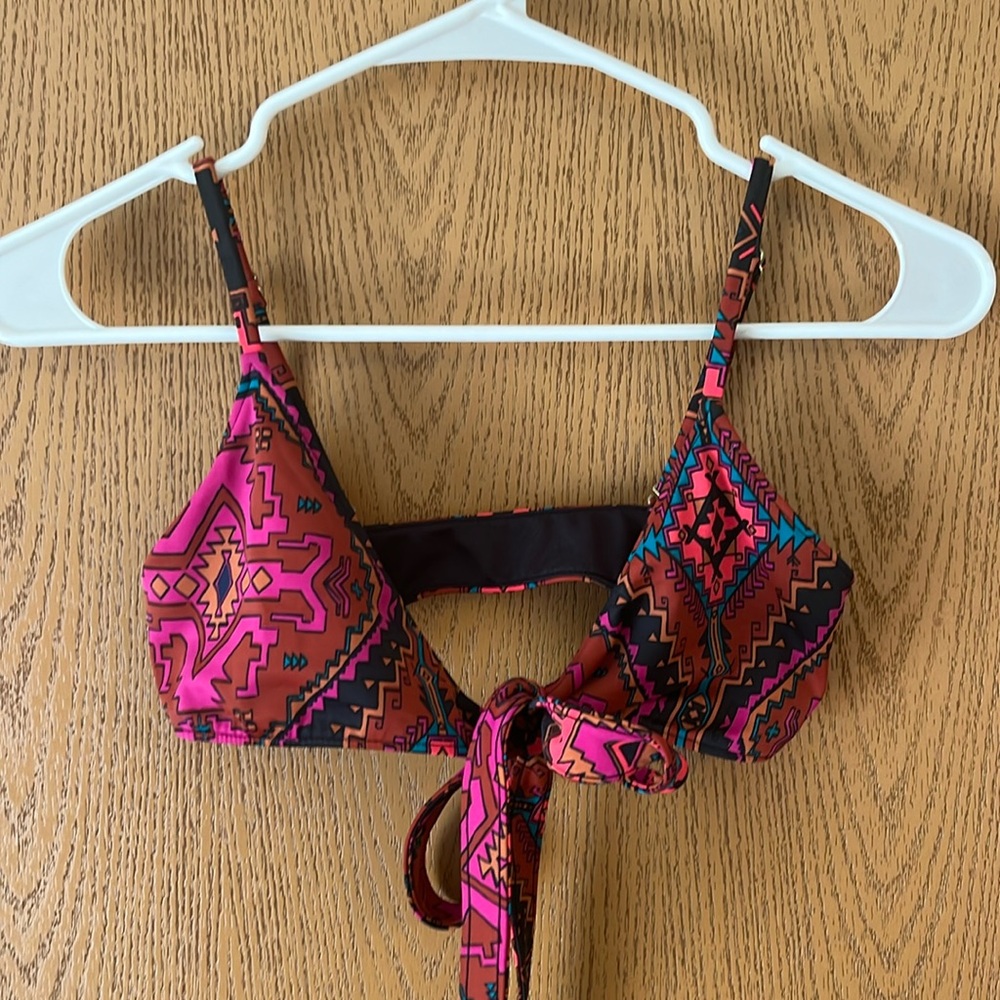 🌸3/$15🌸 Billa Bong Swim Top—Size Small - Picture 1 of 5